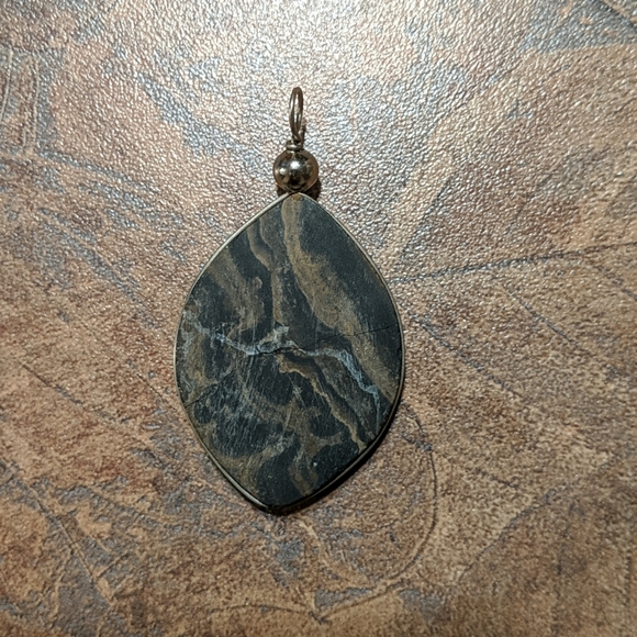 Pendant - Picture 2 of 4